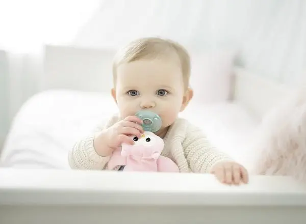 Розвиток дитини в 11 місяцiв: що повинен вміти малюк