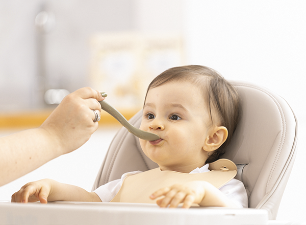 Як і чим годувати немовля при харчовій алергії